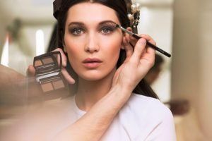 bella-hadid-chanel-makeup-fall-winter-2016-rtw-fashion-show-backstage-beauty-eyeshadow-eye-beauty 3